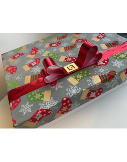 CAJA CUADRADA BOTITAS NAVIDEÑAS FONDO GRIS HINDU